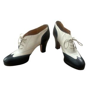 Ralph Lauren Two-Tone Wingtip Spectator Oxford Heels 8AA Vintage Style